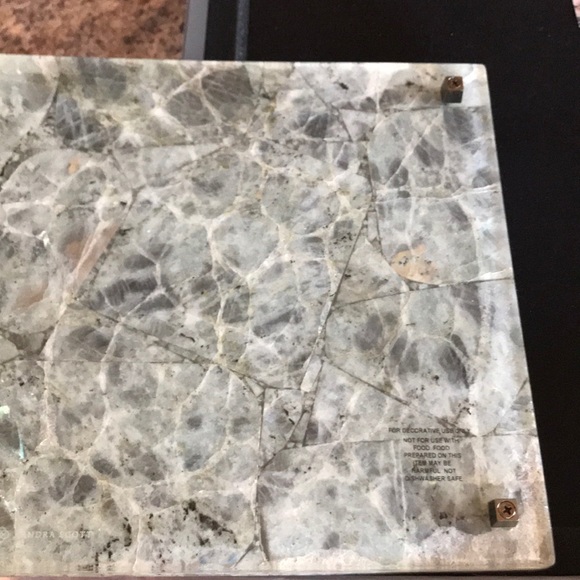 Read below NEW Kendra Scott Stone Slab Tray - Picture 5 of 11